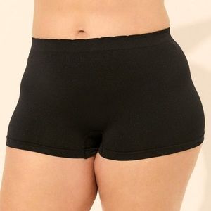 Torrid- Seamless Smooth Mid-Rise Boyshort Panty
